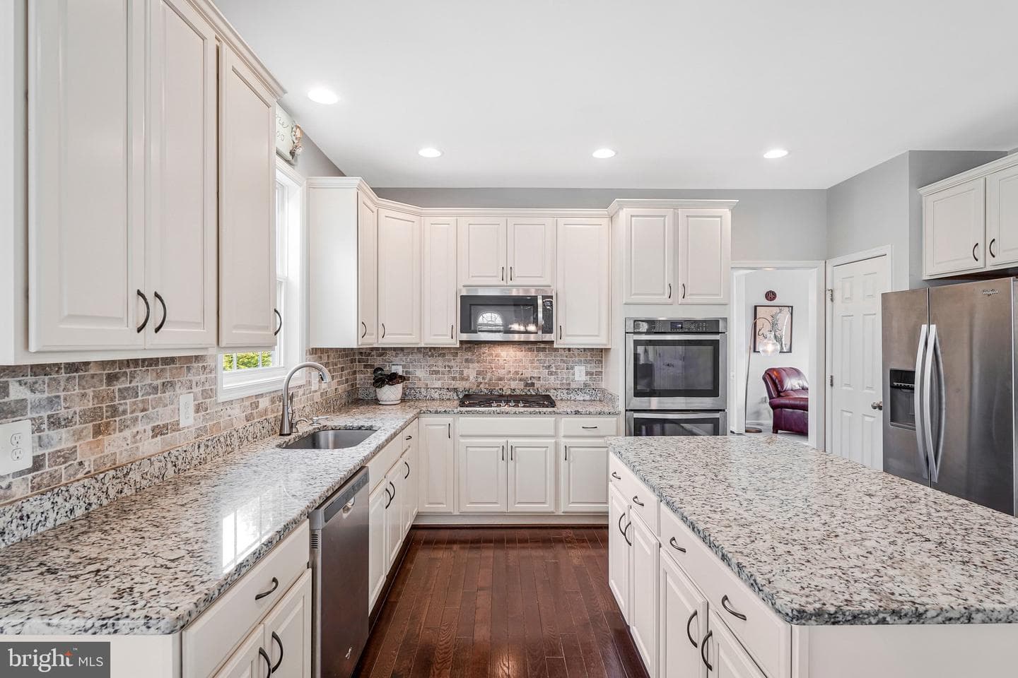 40 Evanston Court photo 23