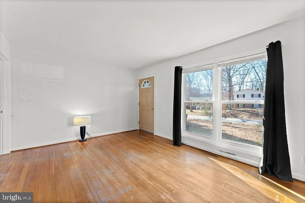 15 Winston Place photo 3