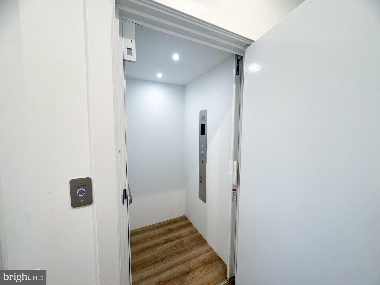 242 Violet Way #1 photo 3