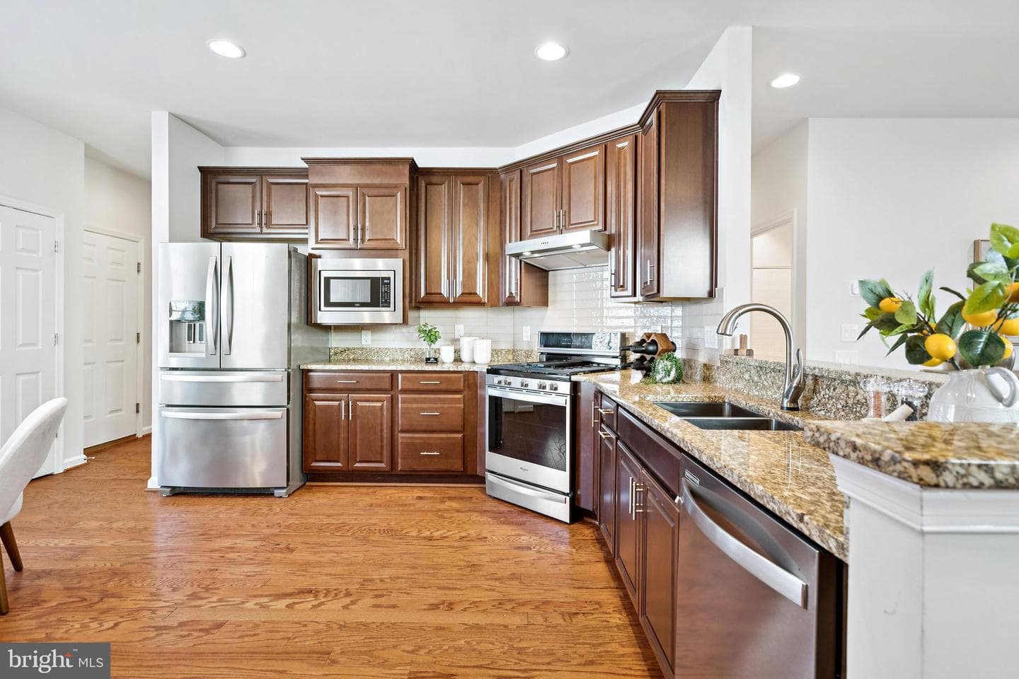 21 Fenwick Drive photo 4