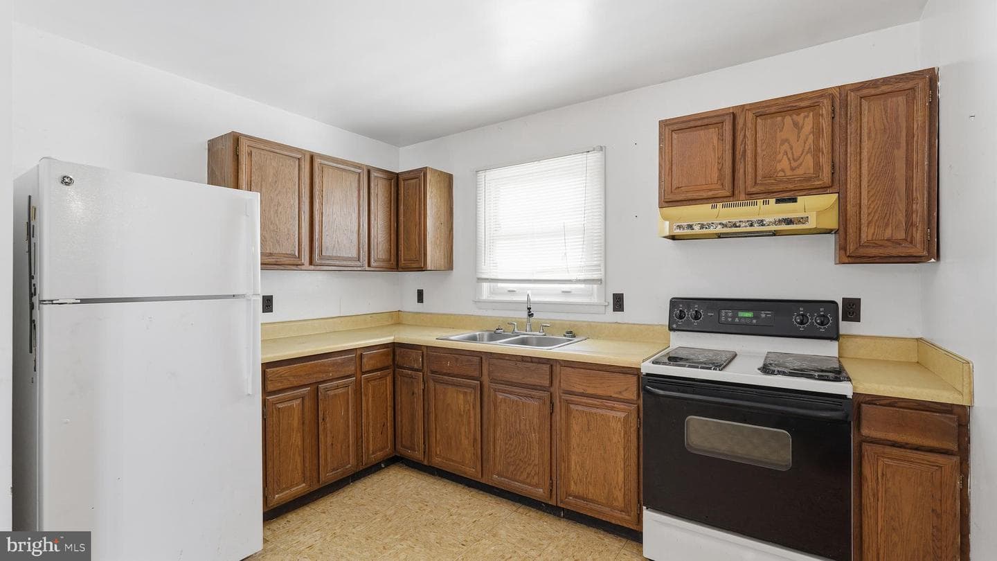 210 Austin Drive photo 3