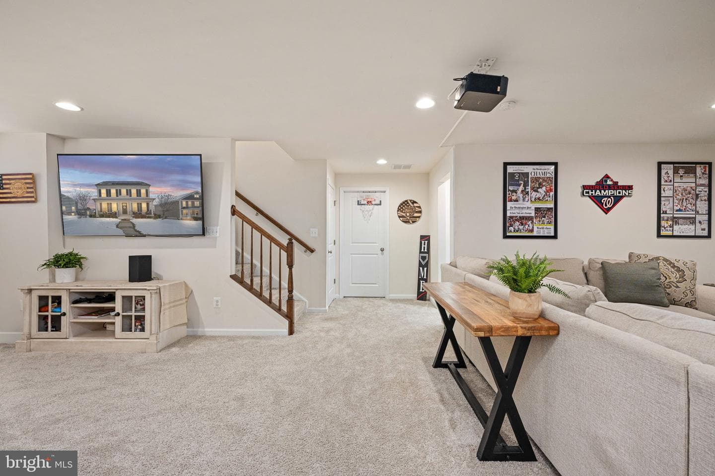 568 Coastal Avenue photo 54
