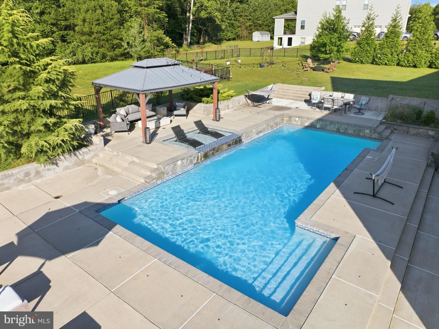 40 Edgewater Drive photo 11
