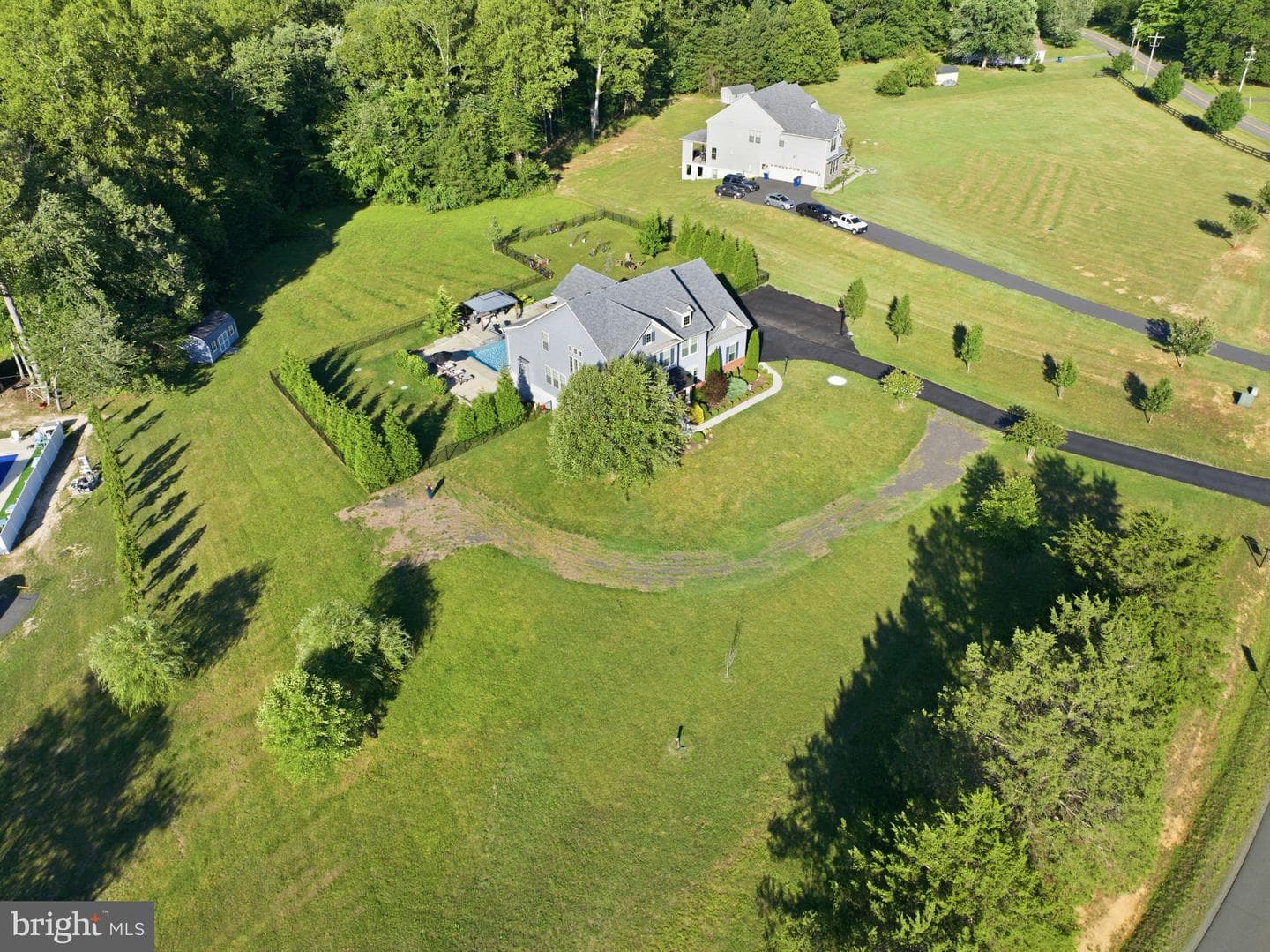 40 Edgewater Drive photo 4