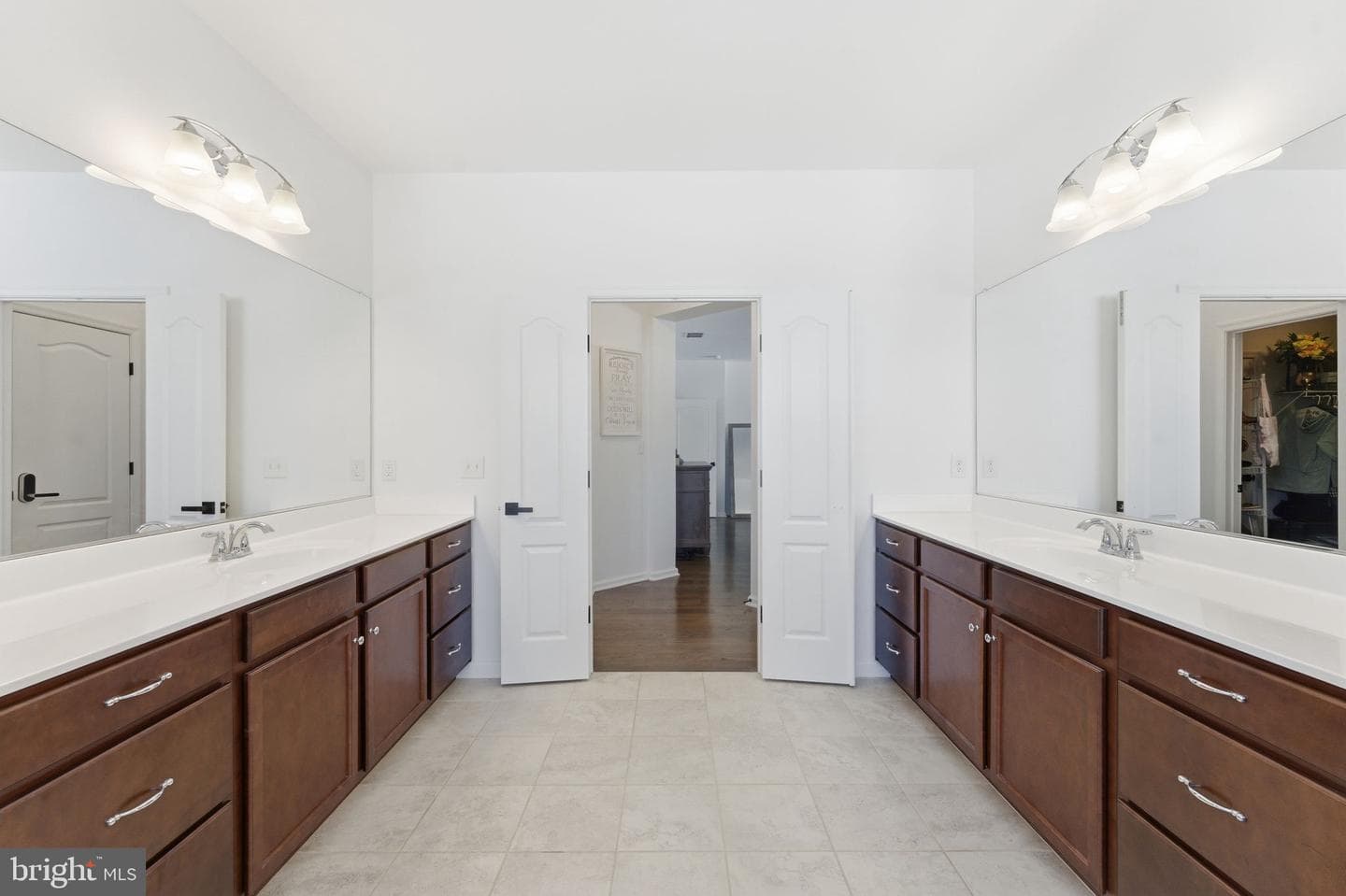 40 Edgewater Drive photo 47