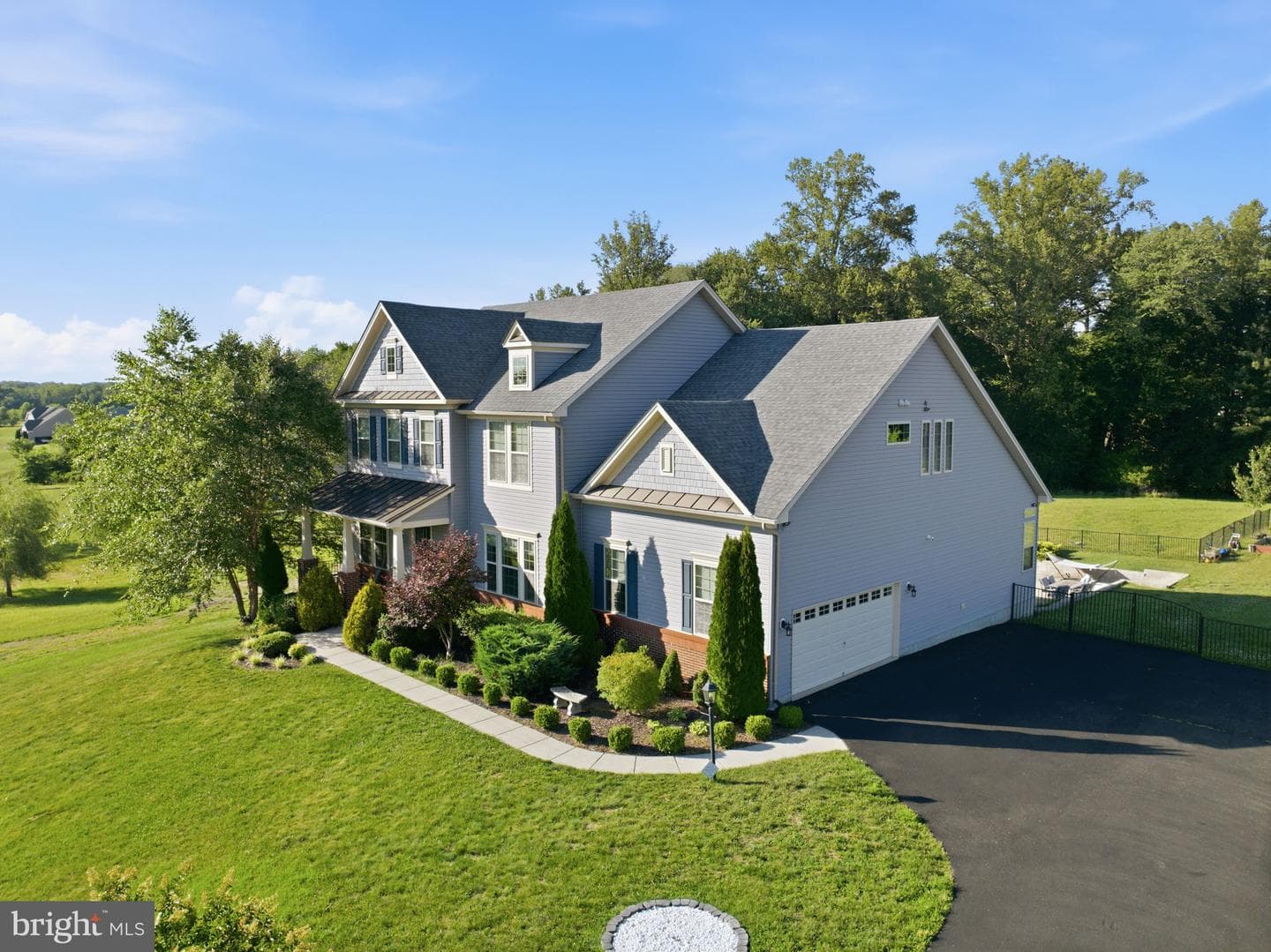 40 Edgewater Drive photo 5