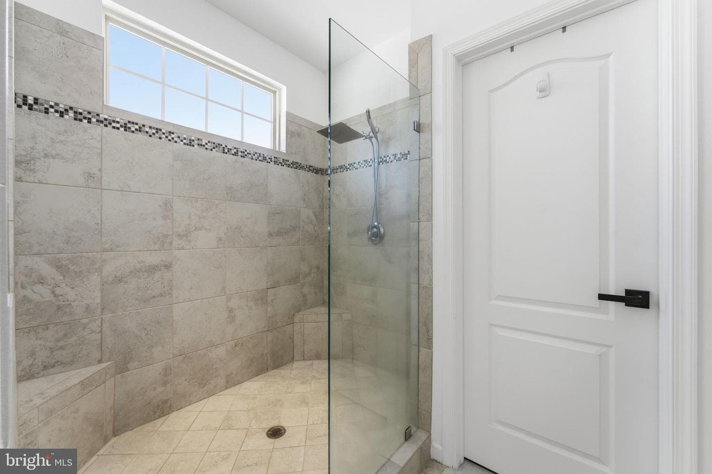 40 Edgewater Drive photo 50