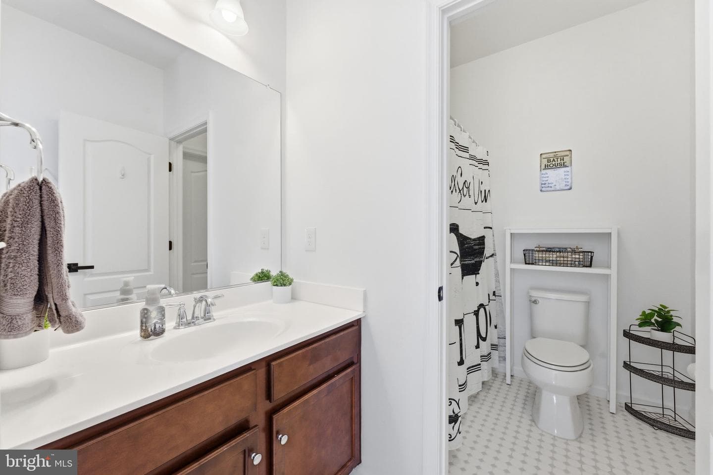 40 Edgewater Drive photo 57