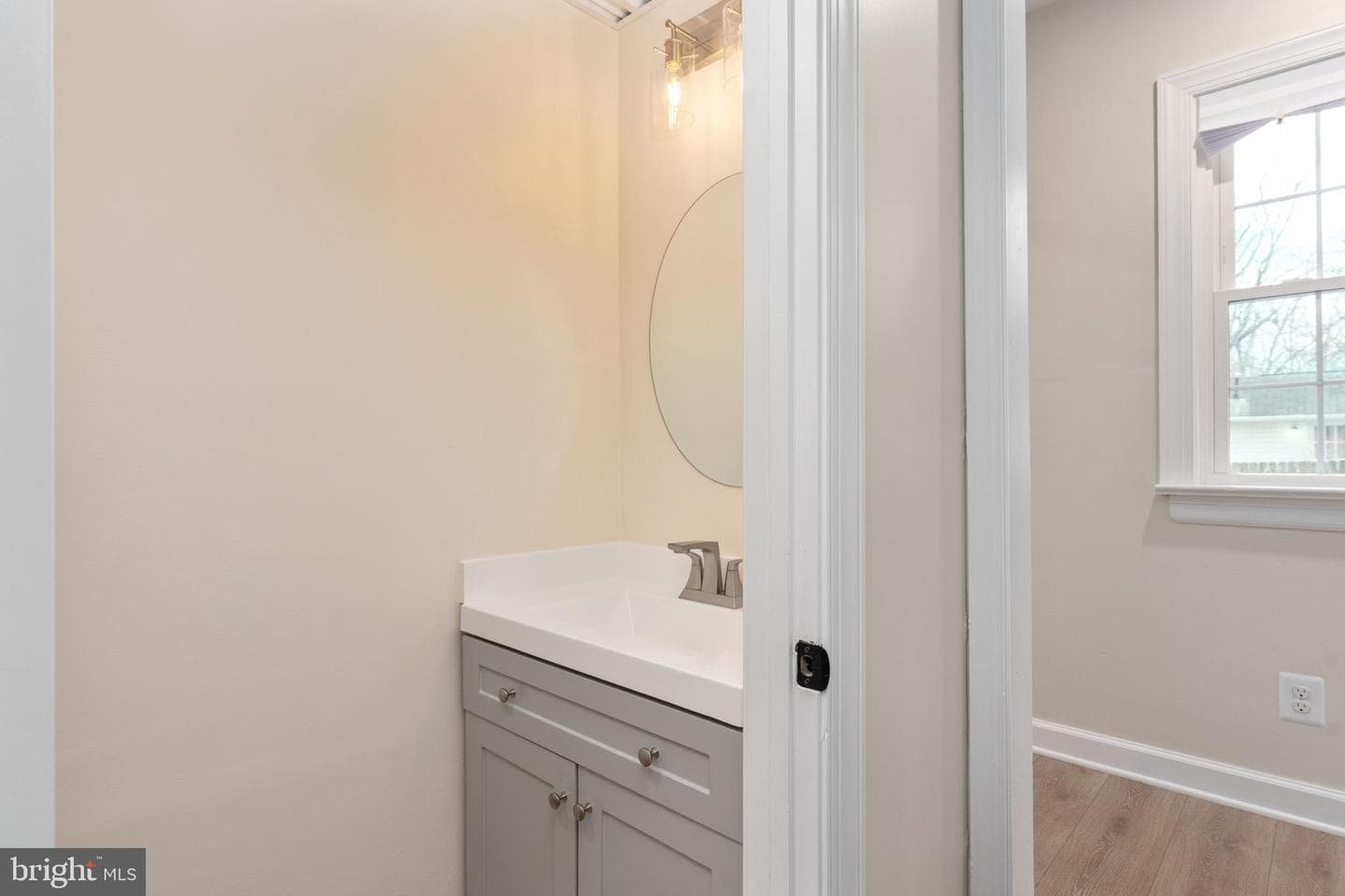 8 Patrick Henry Street photo 27