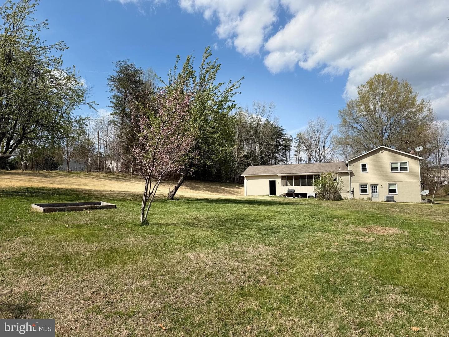 128 Courthouse Road photo 34