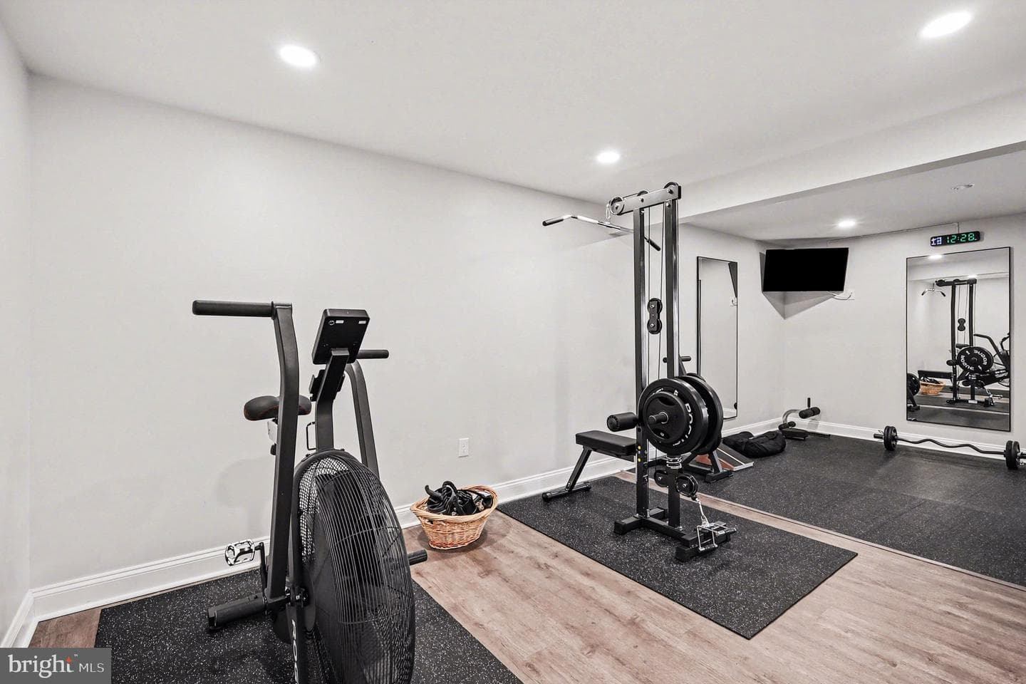 245 Perth Drive photo 40