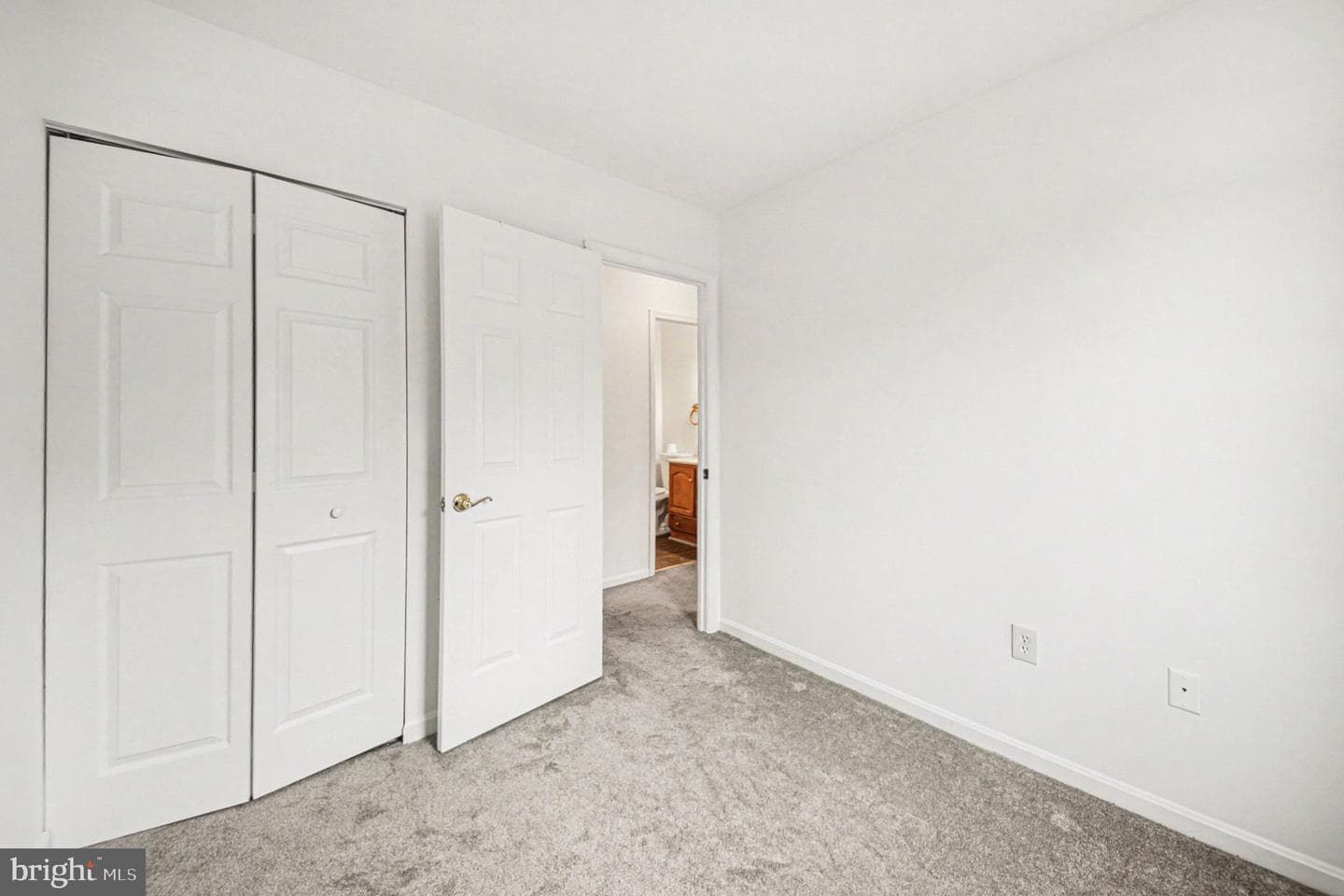 1106 Thomas Jefferson Place photo 17