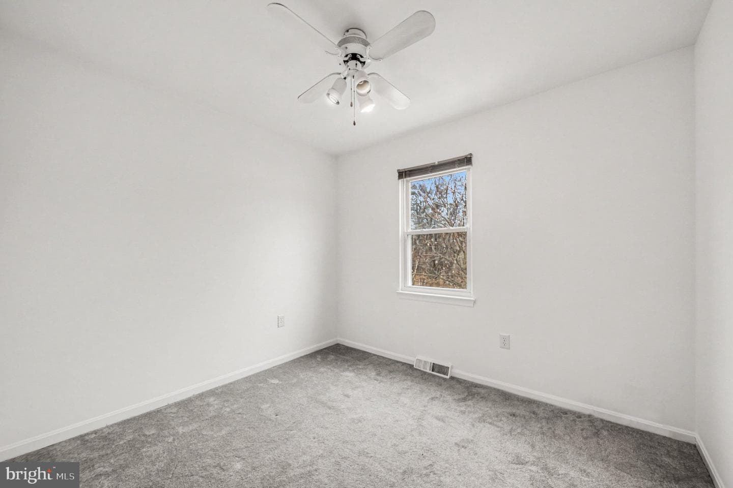1106 Thomas Jefferson Place photo 19