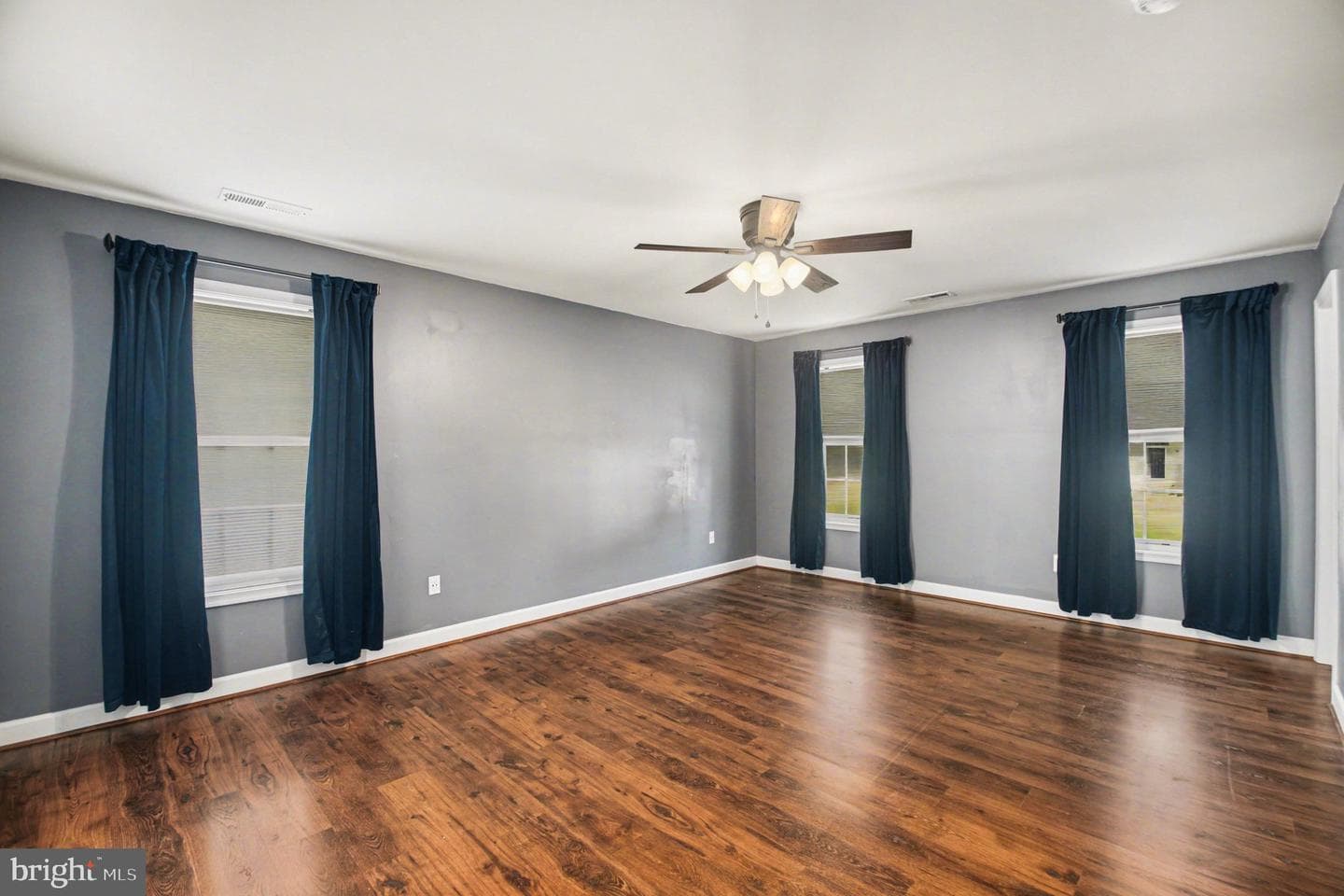325 Phillips Street photo 15