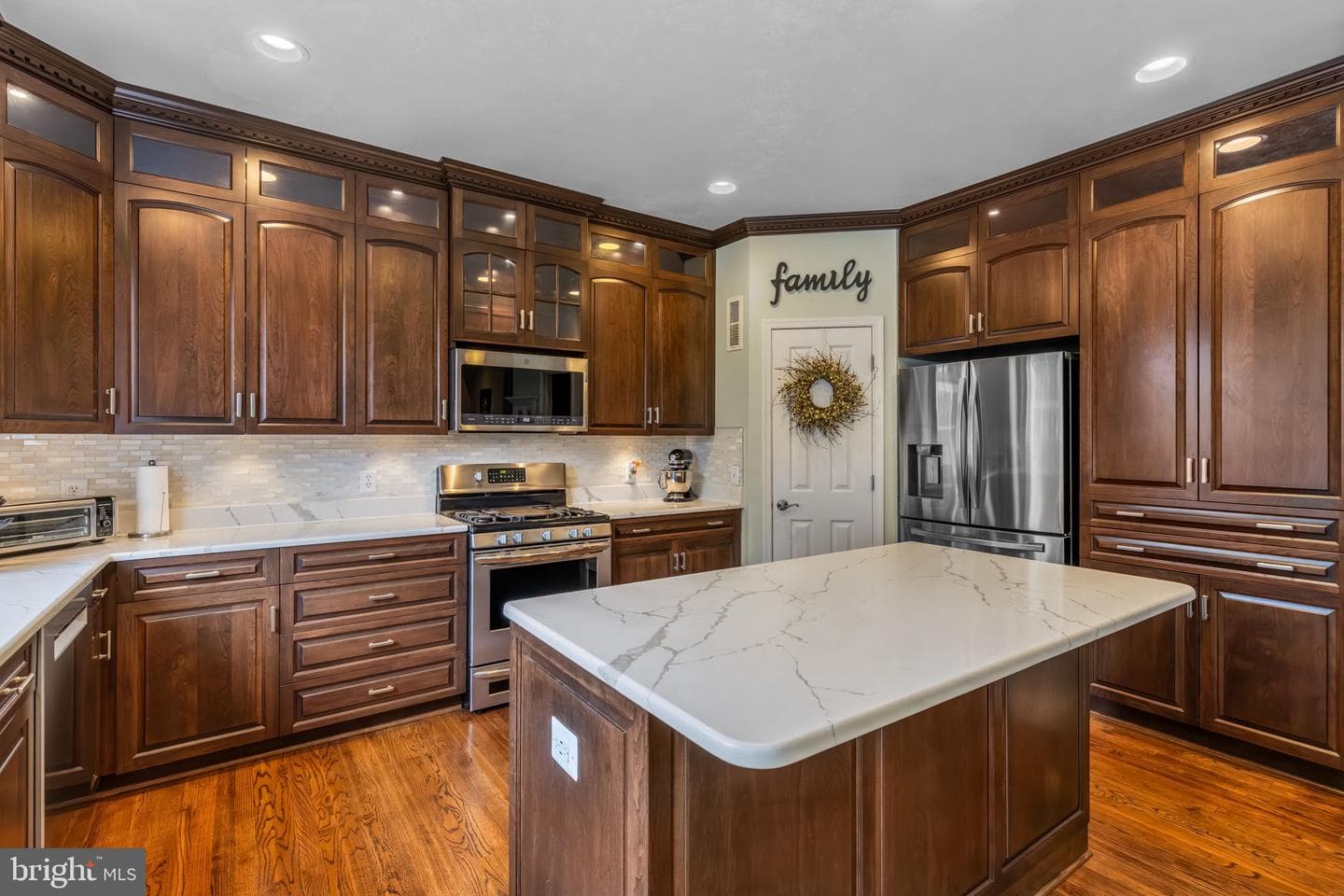 12 Warwick Way photo 16