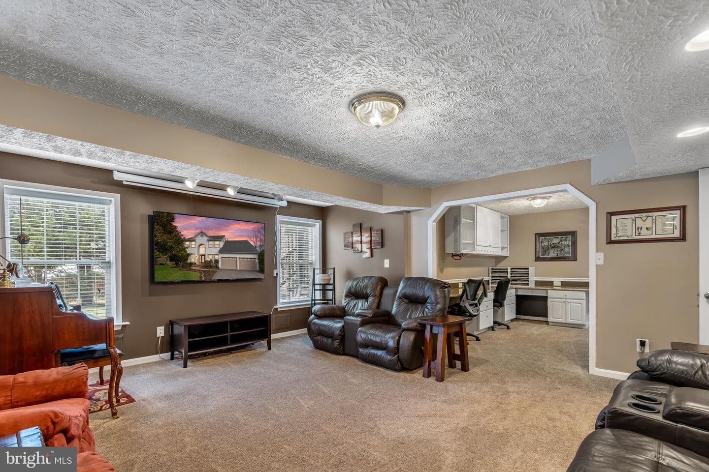12 Warwick Way photo 36