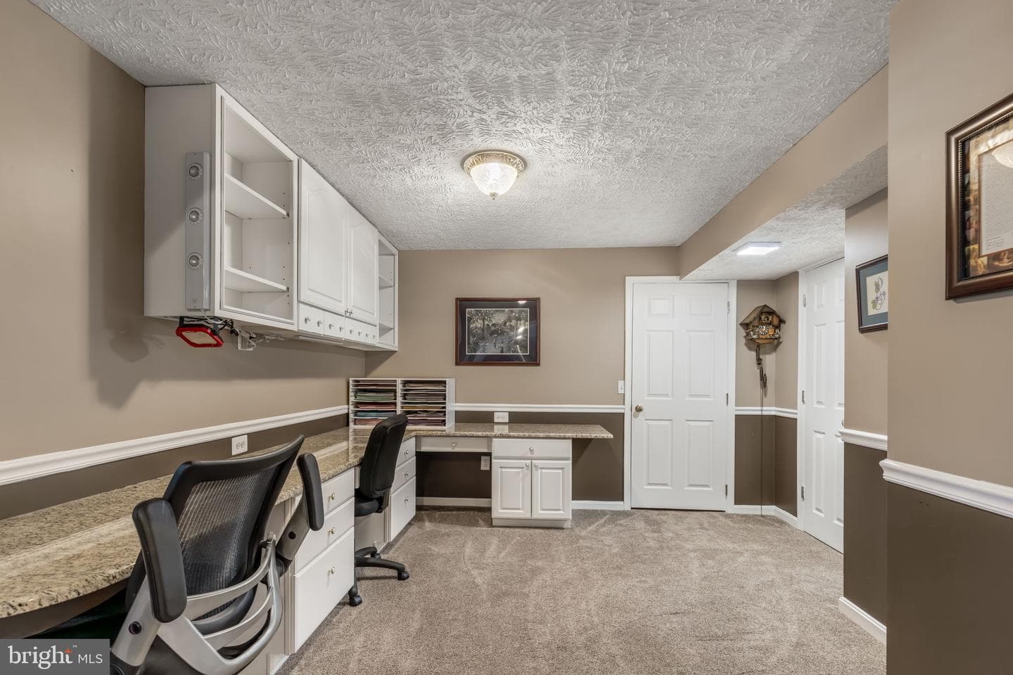 12 Warwick Way photo 38