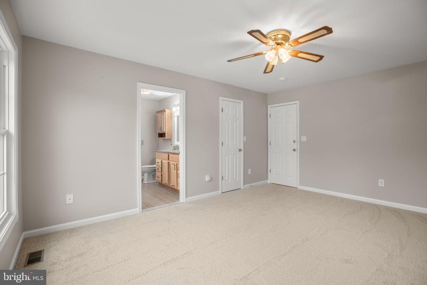 207 Old Landing Court photo 15