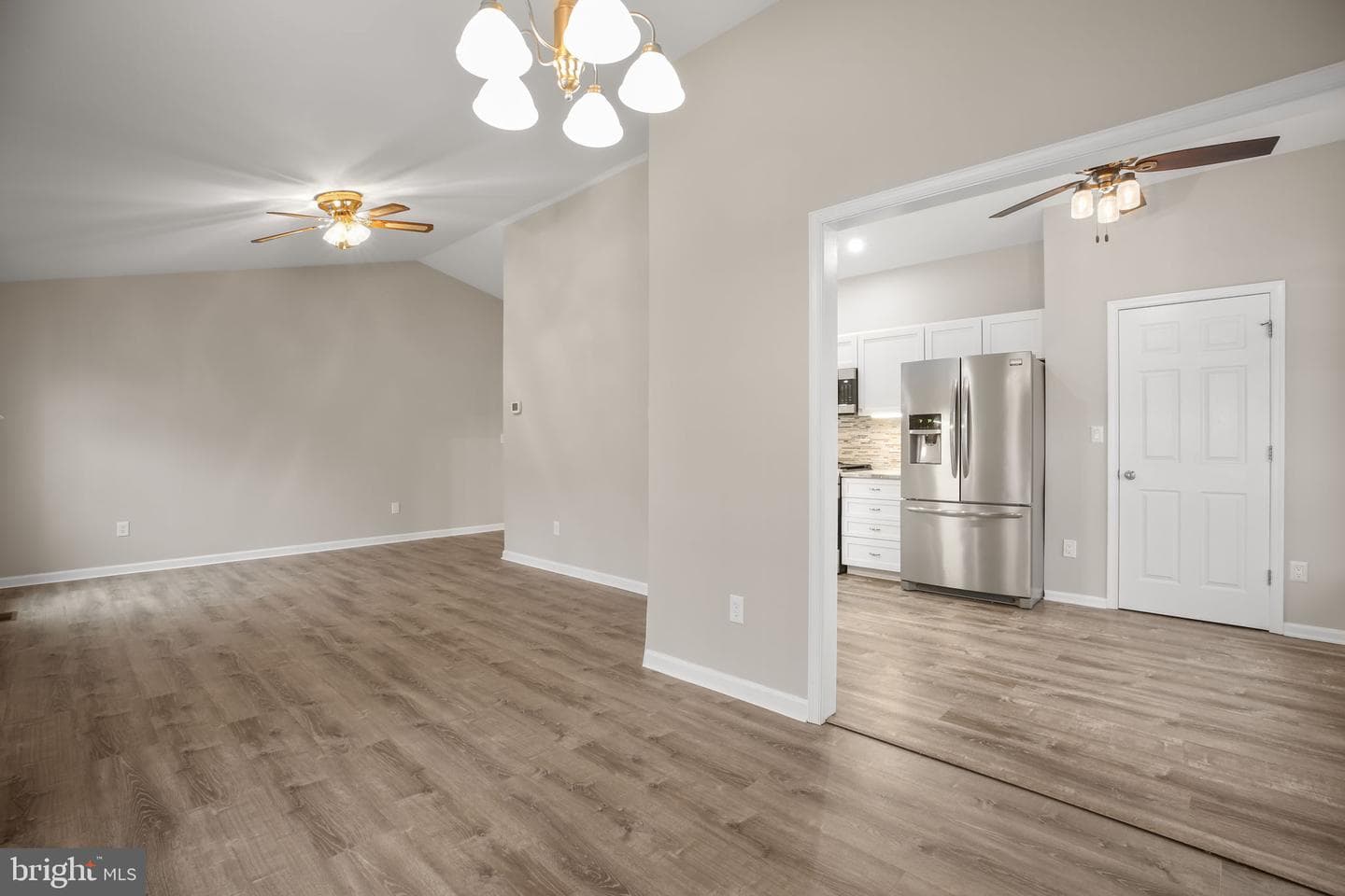 207 Old Landing Court photo 8