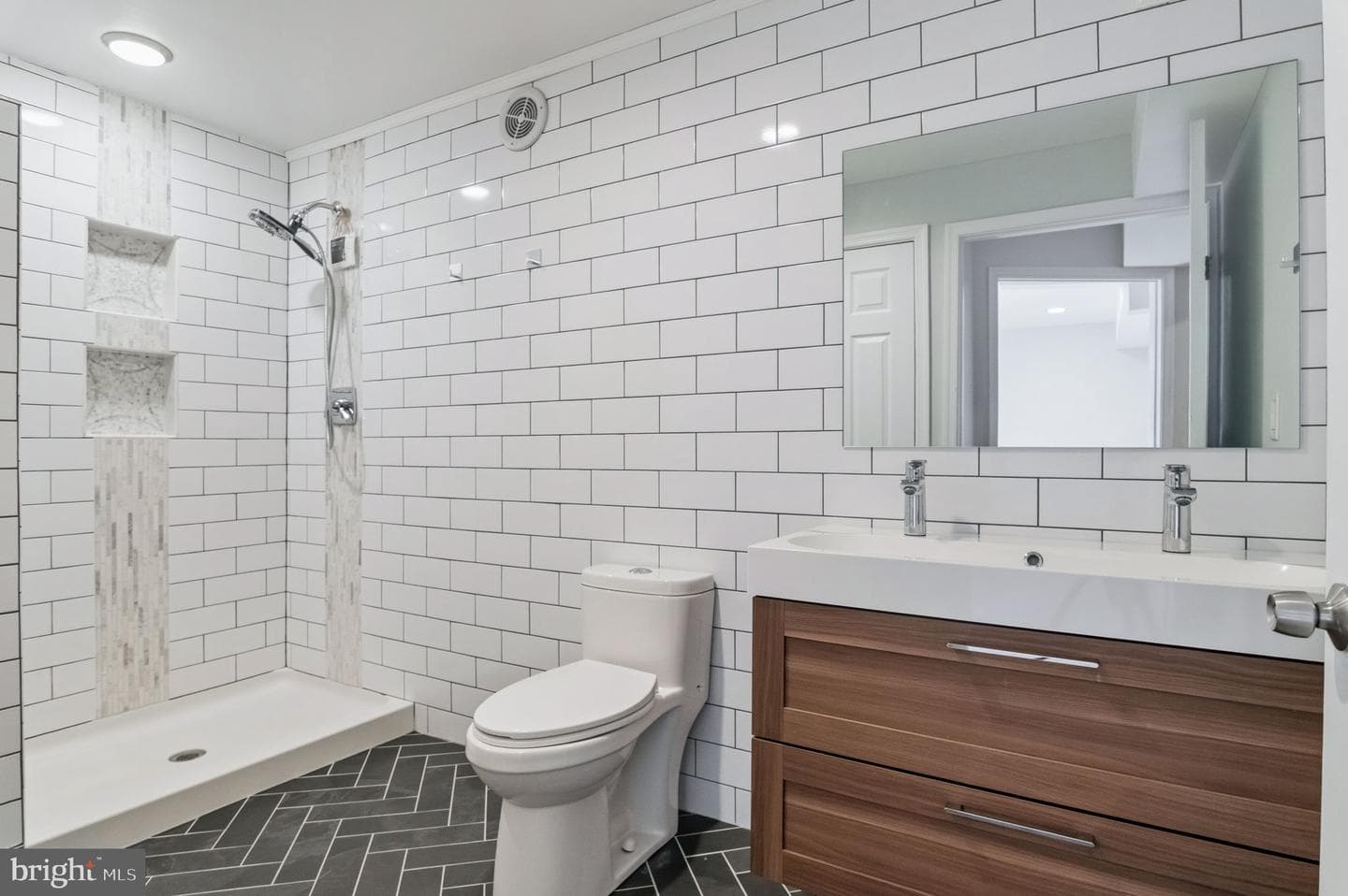 85 Saint Roberts Drive photo 37