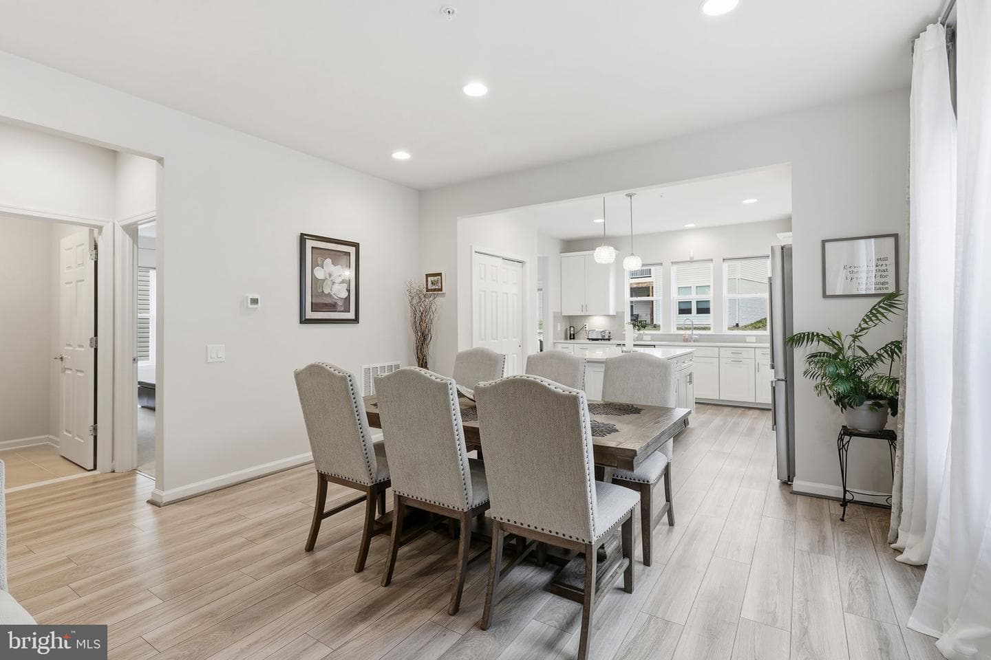 5950 Avery Point Drive photo 4