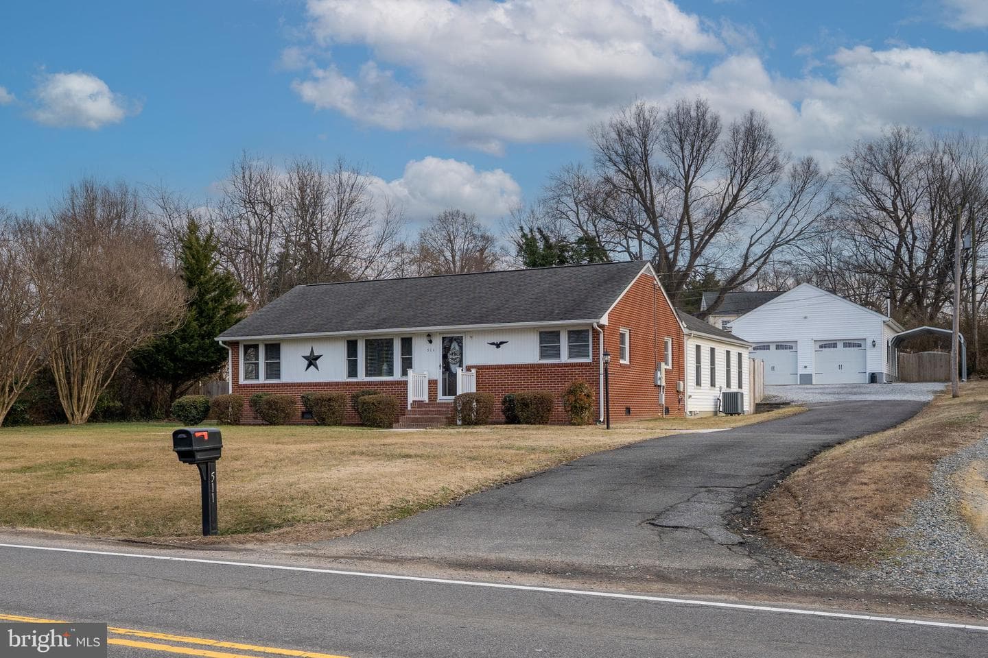 511 Ferry Road photo 3