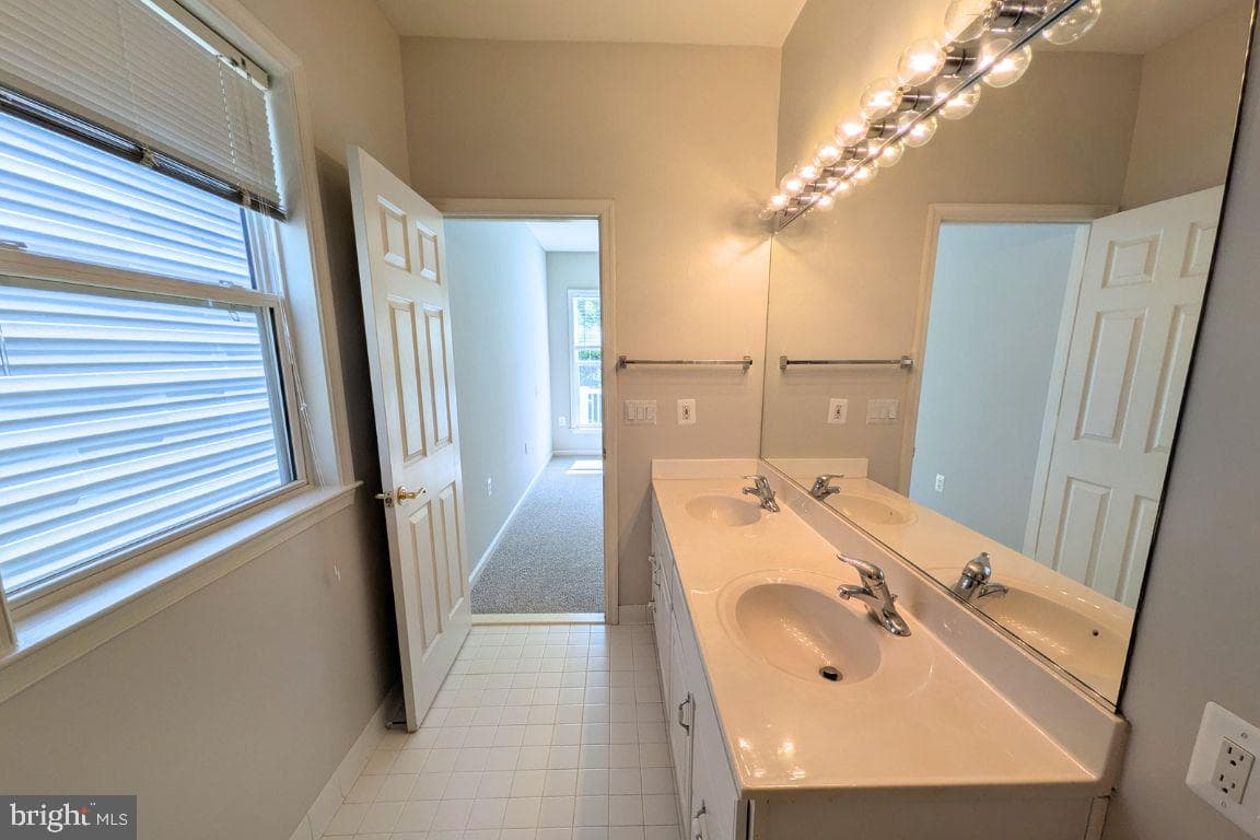 27 Hanover Court photo 52