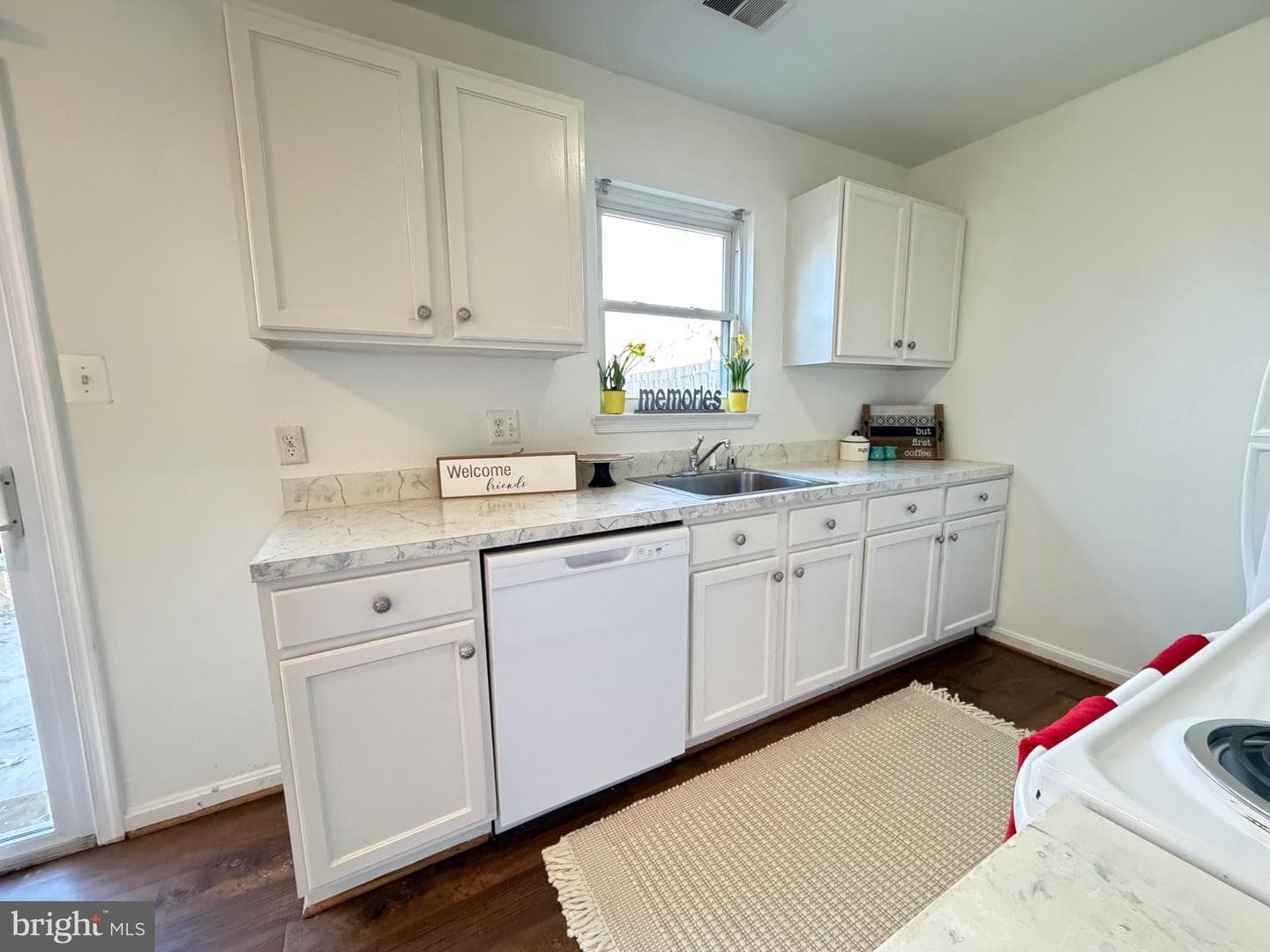 1241 Thomas Jefferson Place photo 15