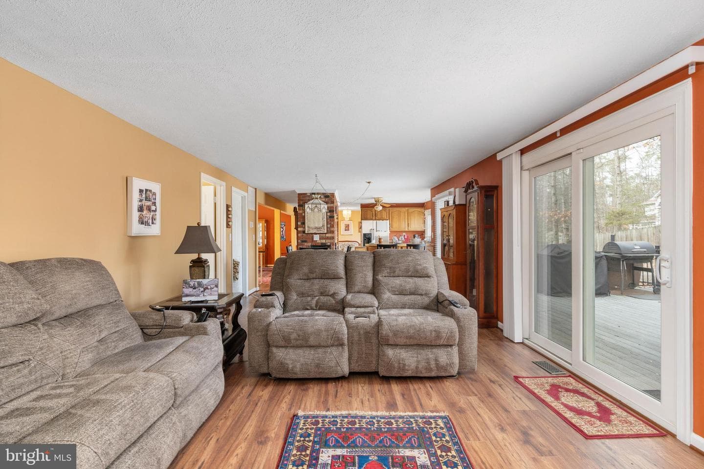 2018 Victoria Drive photo 13