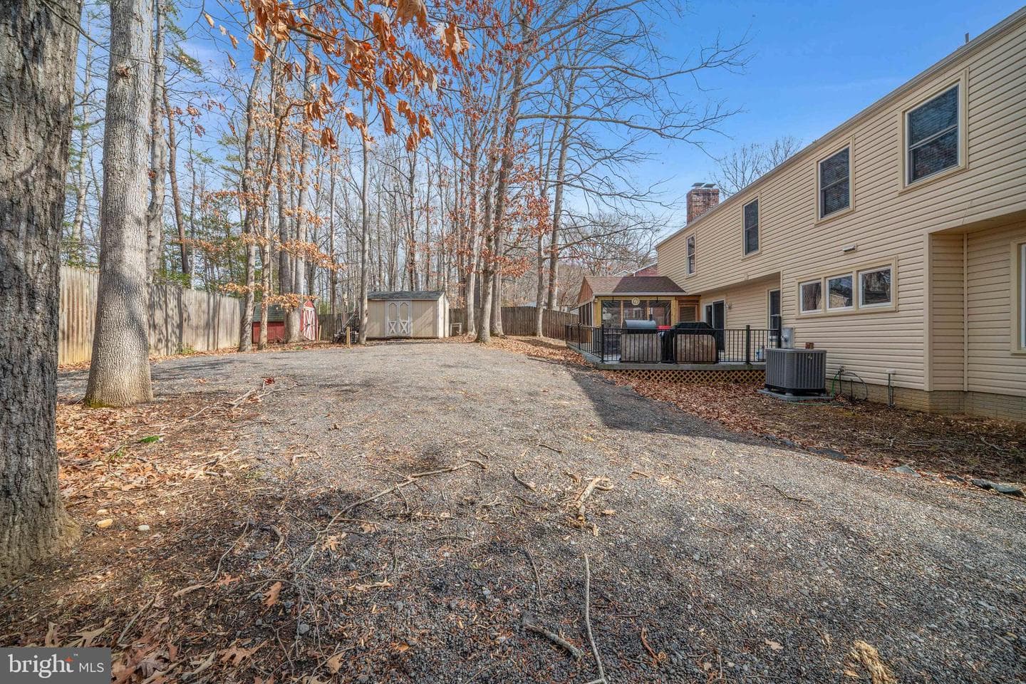 2018 Victoria Drive photo 41