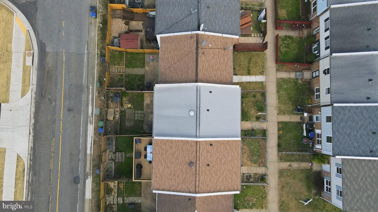 64 Bristol Court photo 27
