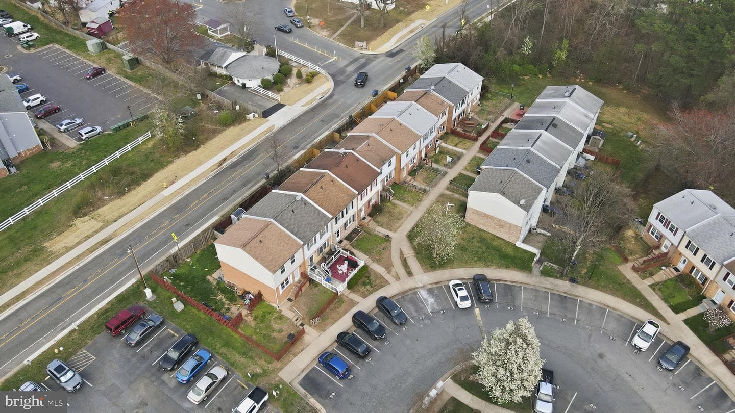 64 Bristol Court photo 28