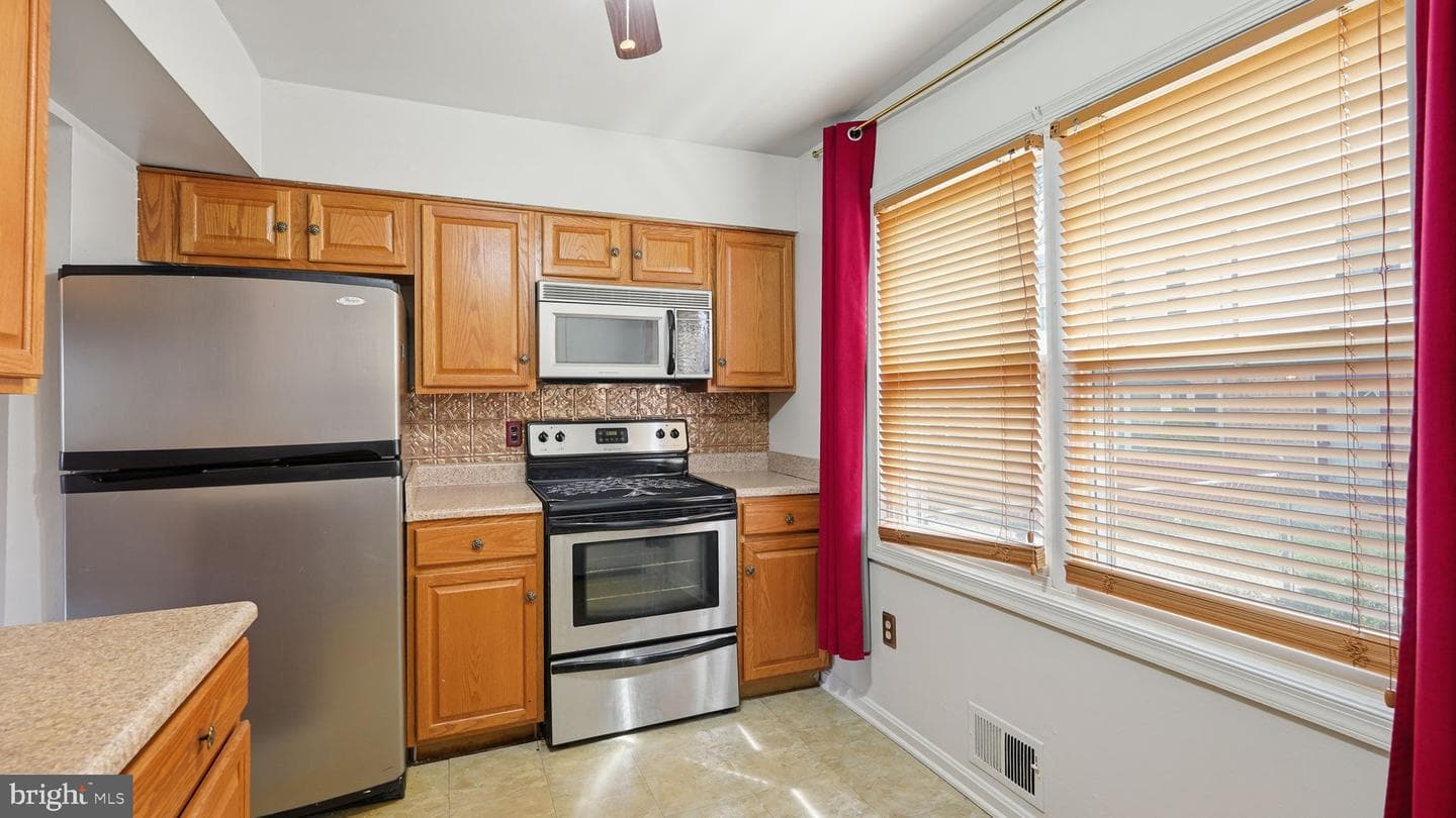 64 Bristol Court photo 5