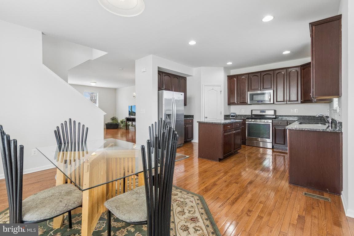 25 Flint Court photo 18