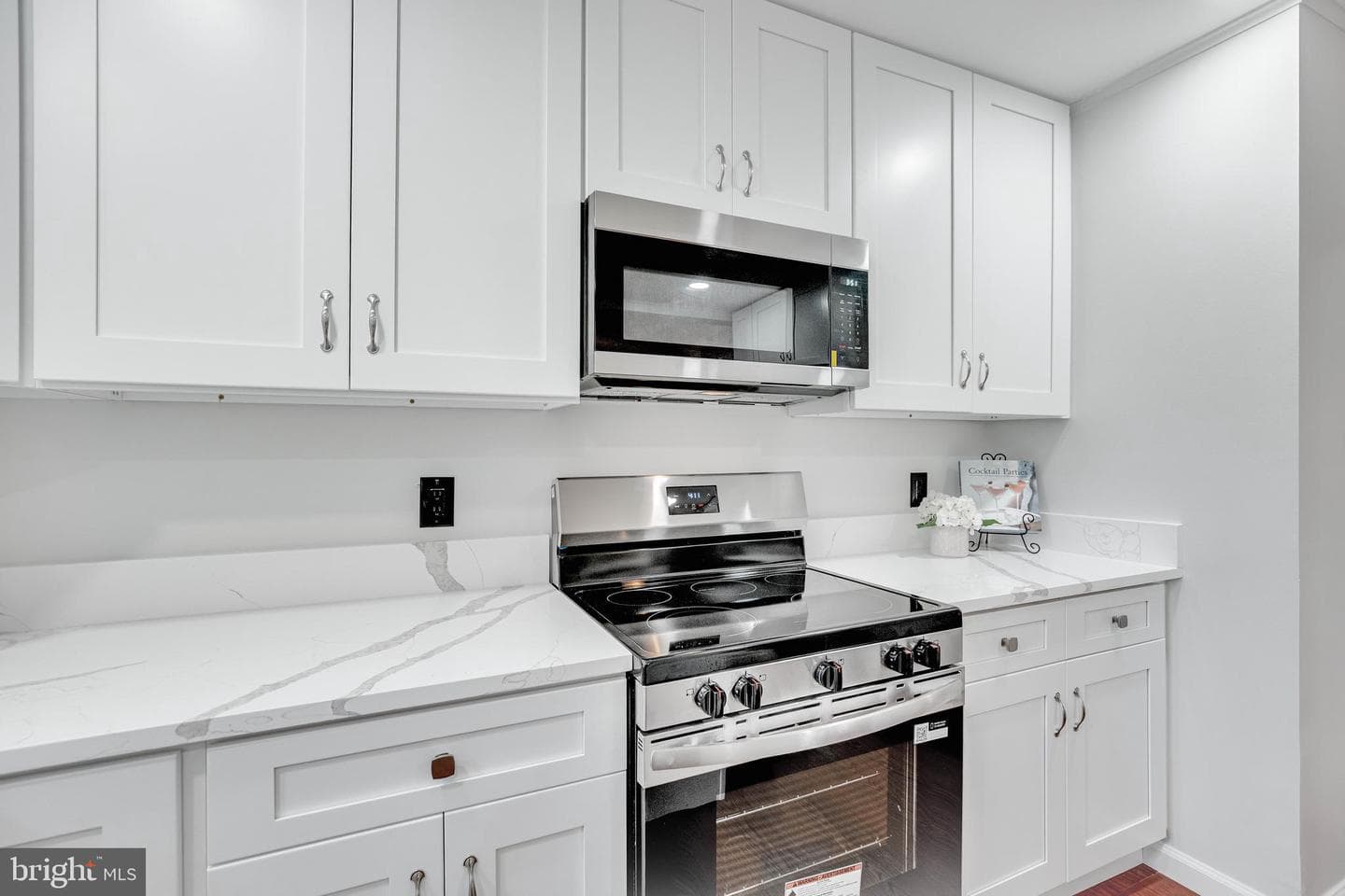 301 Ingleside Drive photo 14