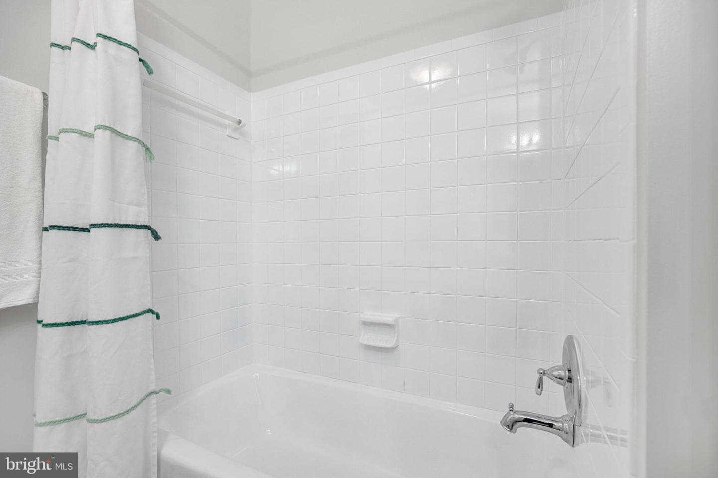 301 Ingleside Drive photo 23