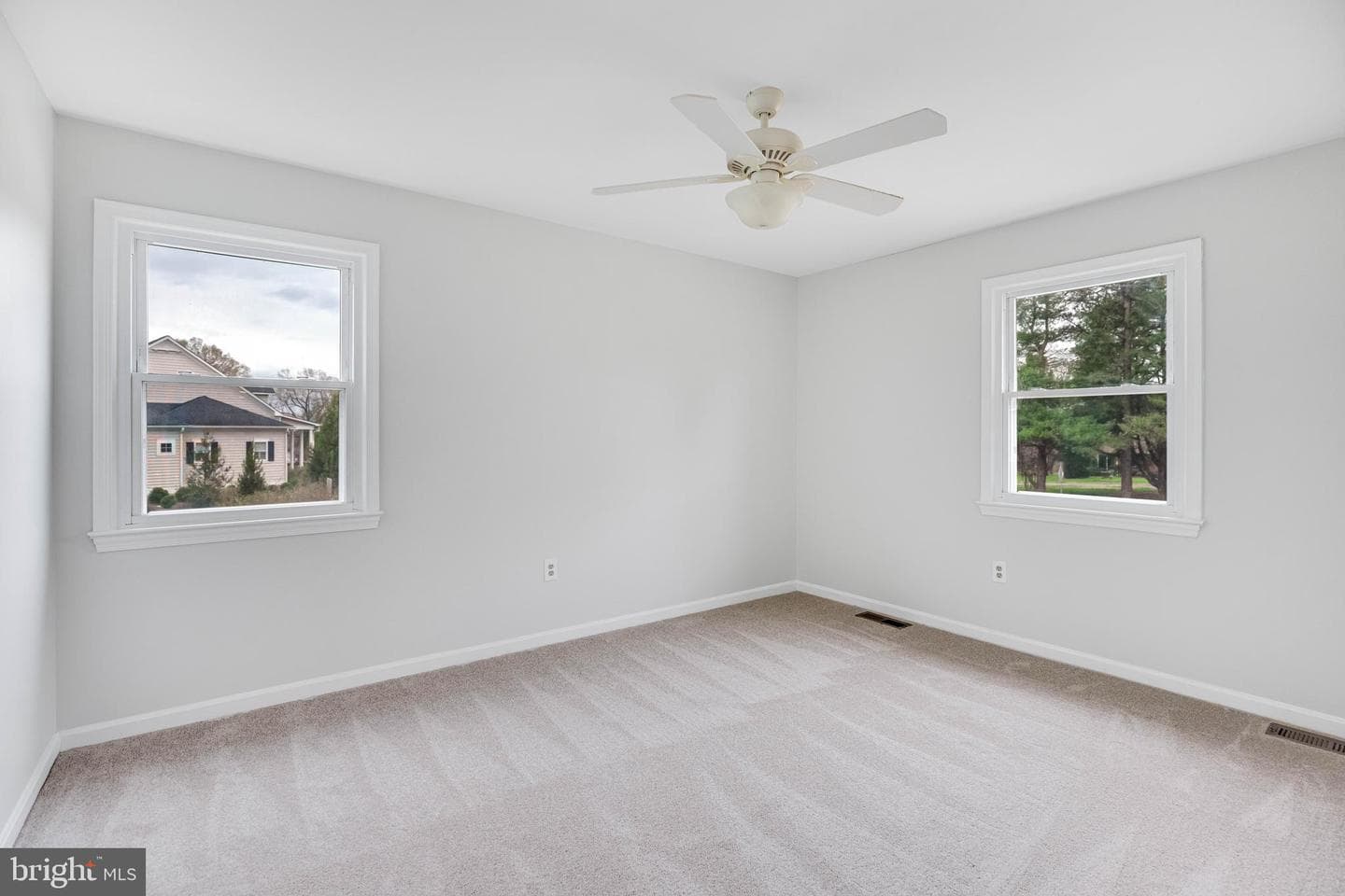 301 Ingleside Drive photo 24