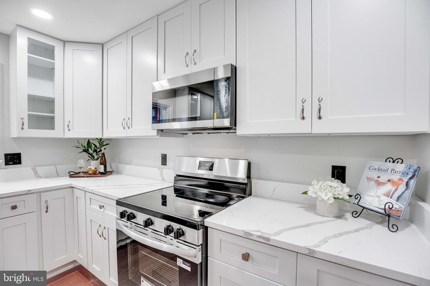 301 Ingleside Drive photo 9