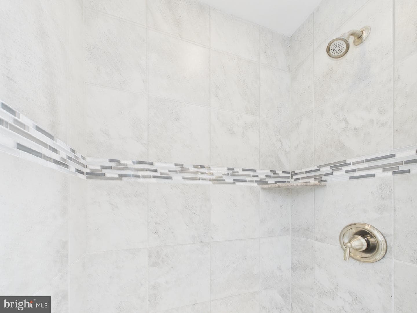 8 Howard Circle photo 18