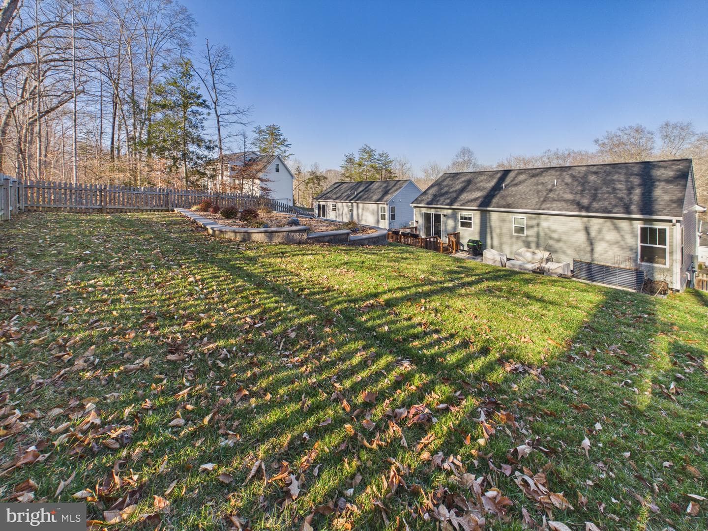 8 Howard Circle photo 32