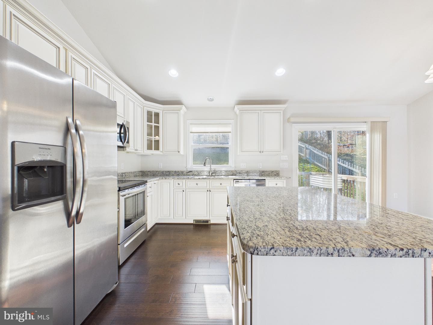 8 Howard Circle photo 6