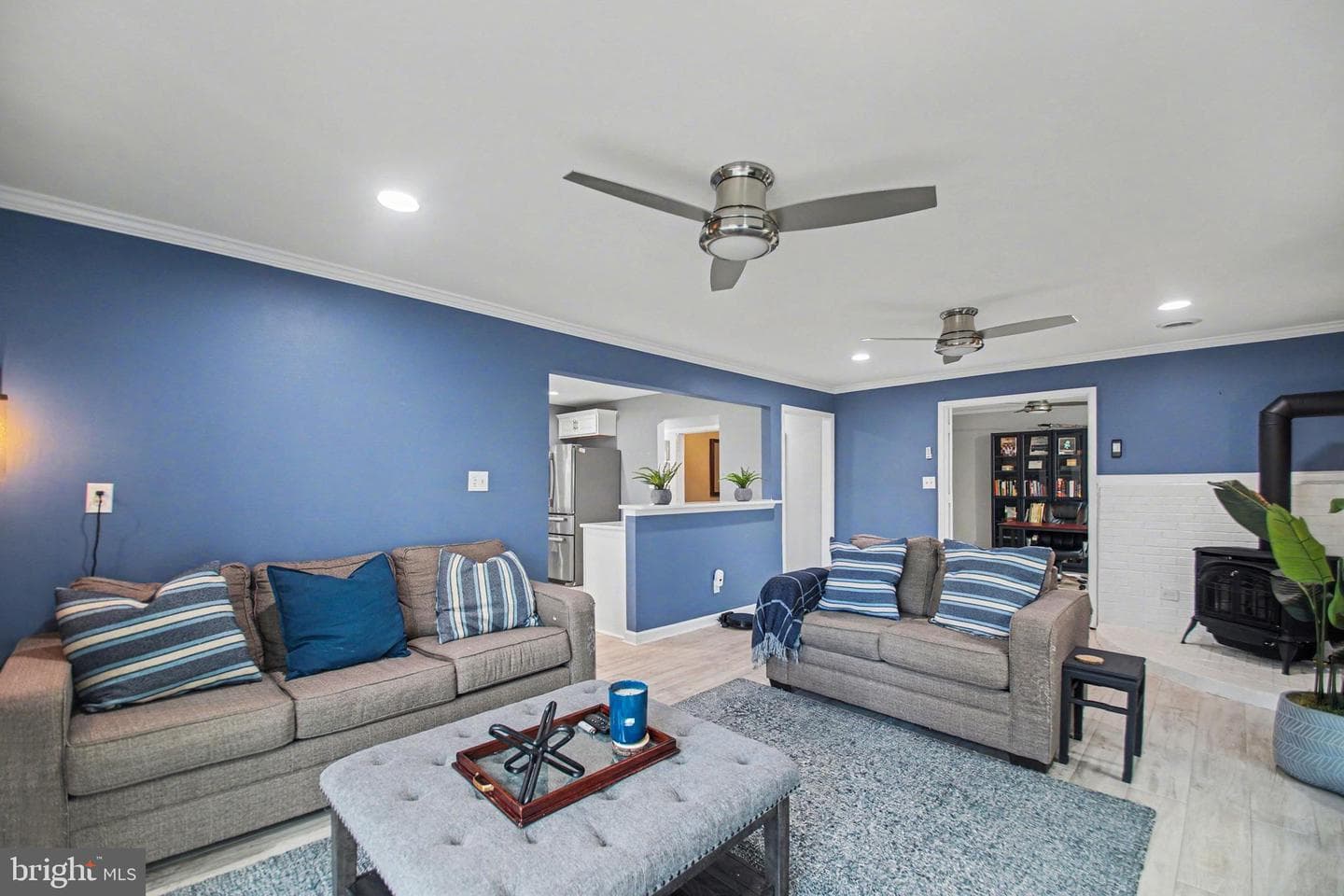 2030 Victoria Drive photo 11