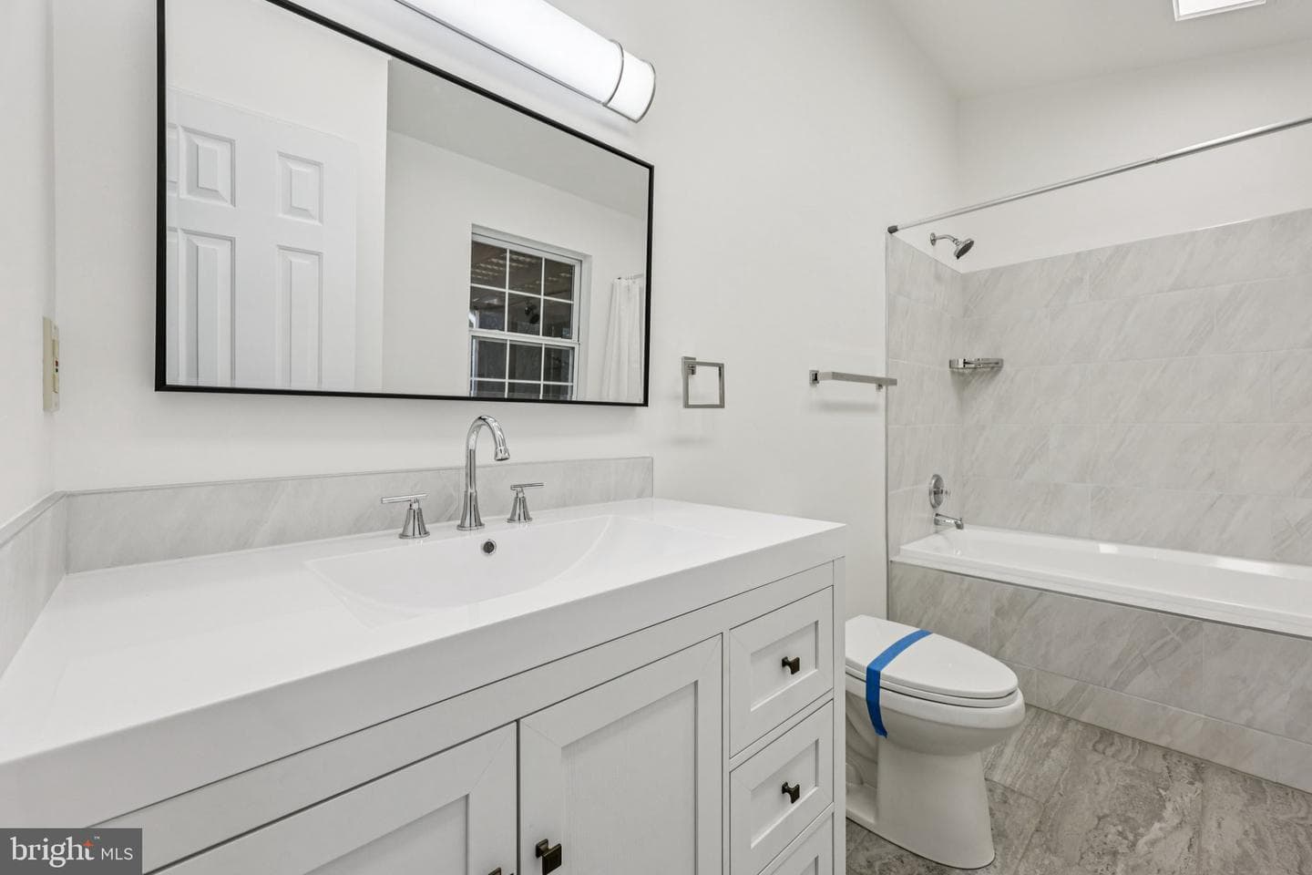 13 Howard Circle photo 16
