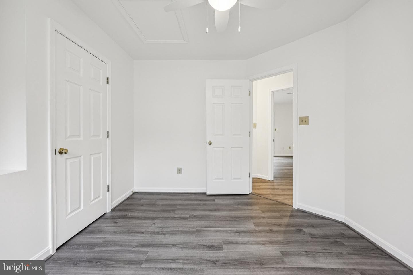 13 Howard Circle photo 20