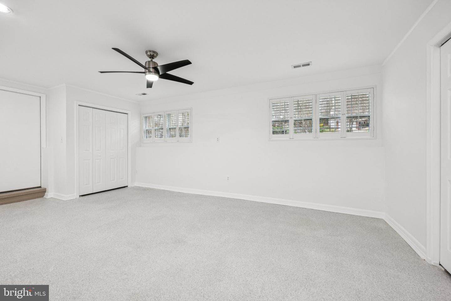13 Howard Circle photo 26