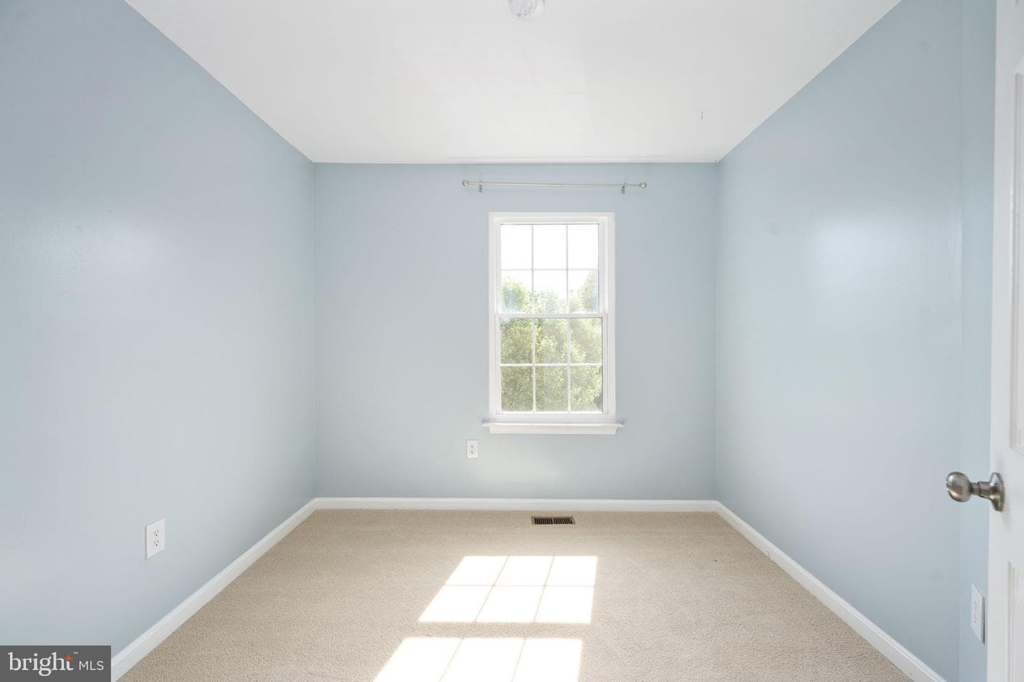 207 Knollwood Court photo 37