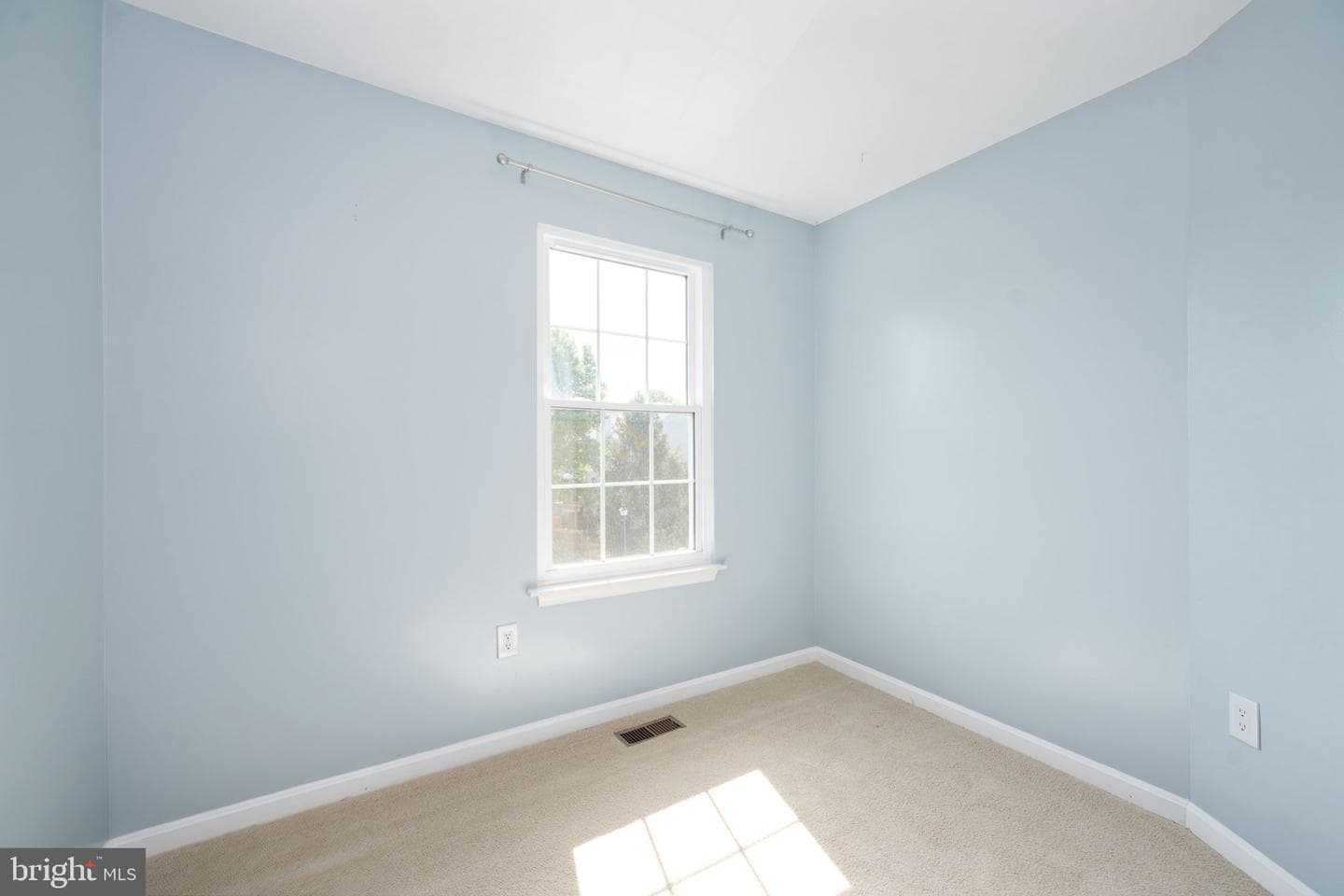 207 Knollwood Court photo 38
