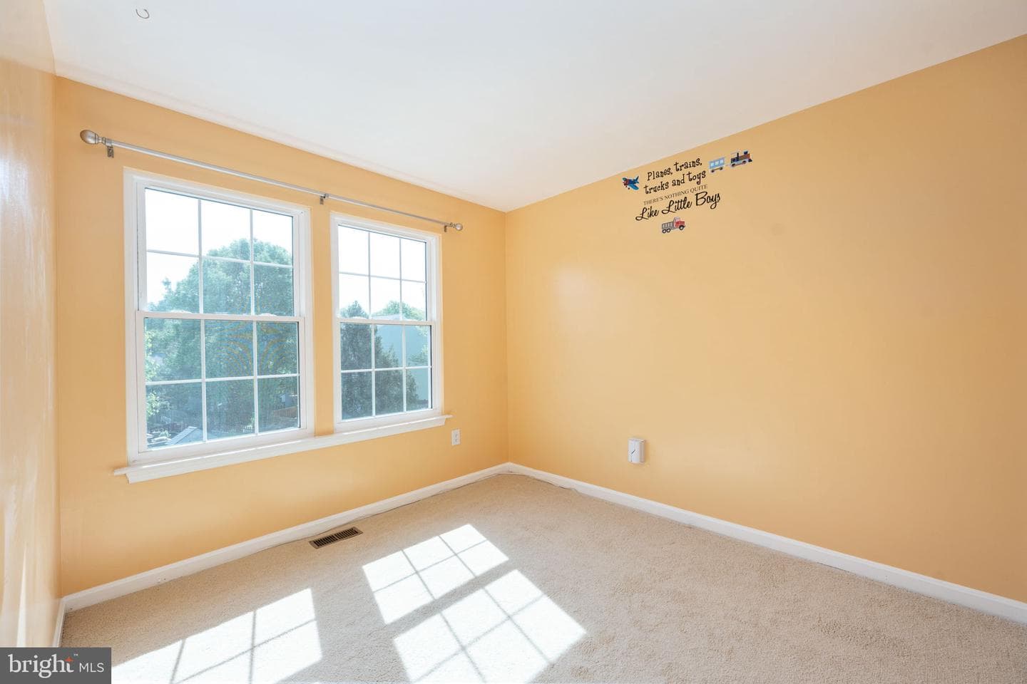 207 Knollwood Court photo 42