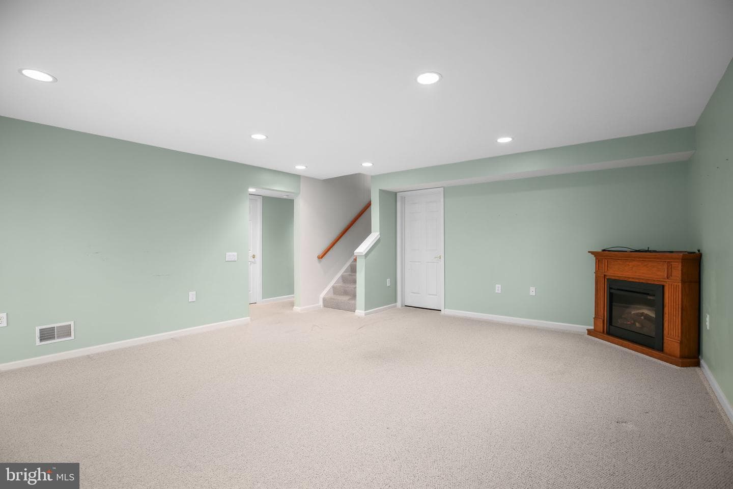 164 Bridgewater Circle photo 42
