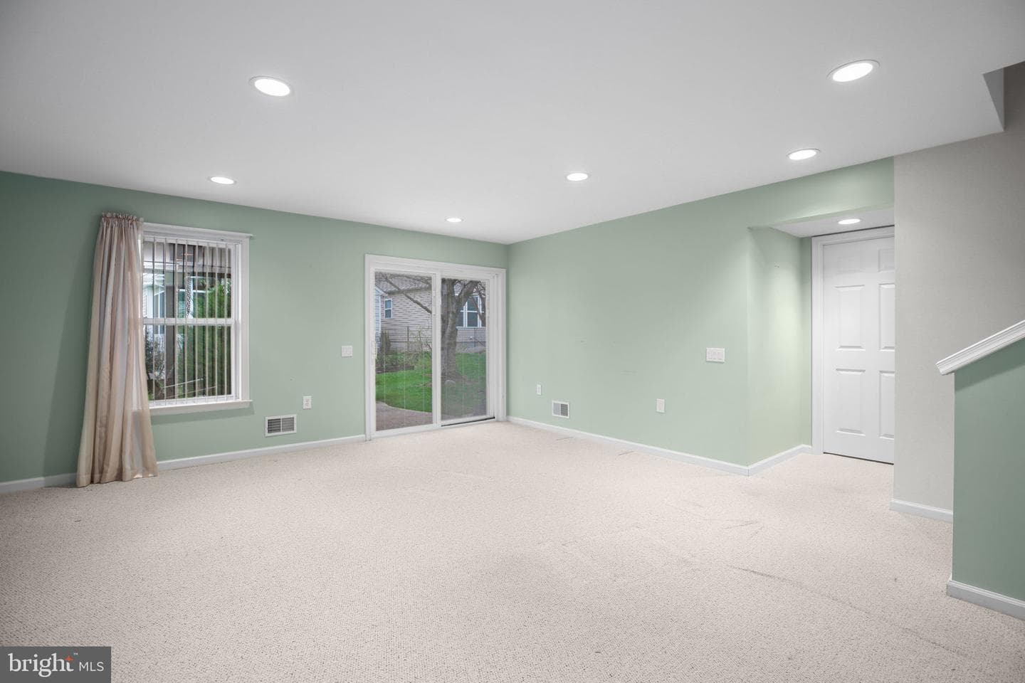164 Bridgewater Circle photo 45